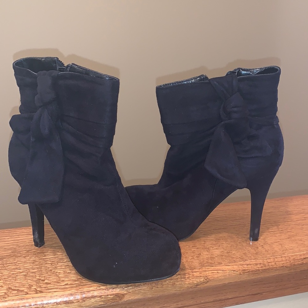 Forever 21 bow booties